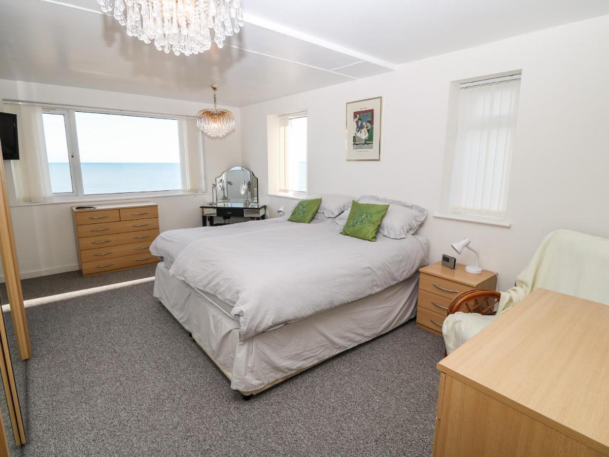 Sea View Apartment Pwllheli Ngoại thất bức ảnh