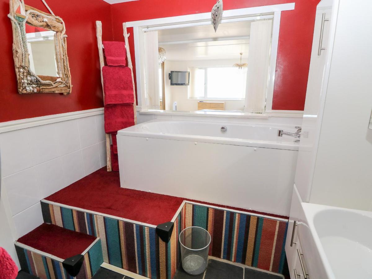 Sea View Apartment Pwllheli Ngoại thất bức ảnh